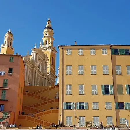 Lägenhet Bord De Avec Garage