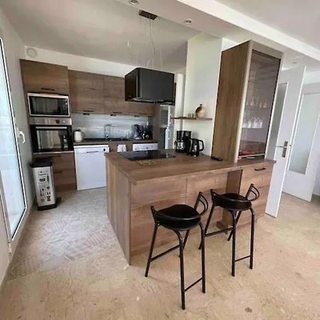 Bord De Avec Garage شقة *