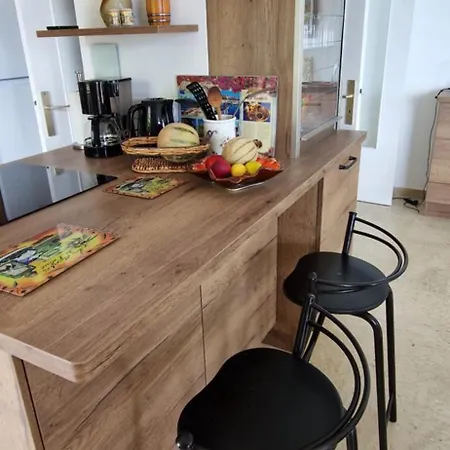 Bord De Avec Garage * مينتون