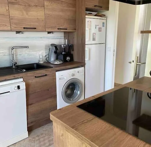 Bord De Avec Garage Mentona